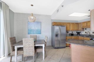 Cozy 1BR/1BA Condo w/ Stunning Views - 8