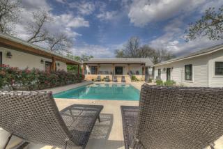 Schubert Inn-Main with Pool and Grill - 2Blks to Main - Fredericksburg - 4