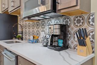 Red Brick Hideaway | JZ Vacation Rentals - Soulard - 3