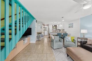 Short Walk to The Beach! Community Pool! Sleeps 8! - 4
