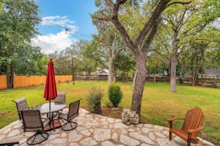 Luxury Home just 5 min from Main St - Fredericksburg - 2