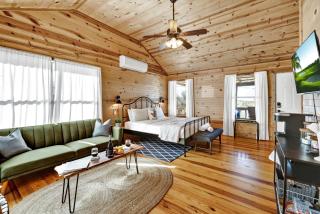 Mesquite Cabin with Hot Tub & Hill Country Views - Fredericksburg - 9