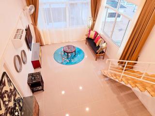 Crane nest 14 loft with views over Sathorn - 8
