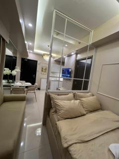 2B Apartment Unit with FREE POOL Access Near Airport - 4