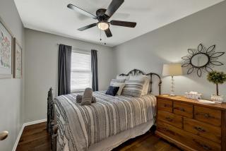 Cora Street Cottage - Fredericksburg - 7