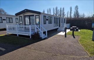 6 Berth Caravan With Decking At Caister Haven Holiday Park Ref 30032P - Great Yarmouth - 0