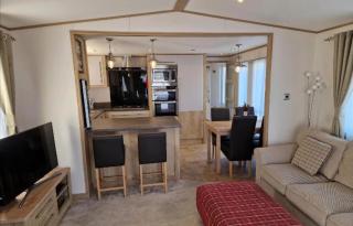 6 Berth Caravan With Decking At Caister Haven Holiday Park Ref 30032P - Great Yarmouth - 5