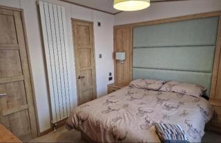 6 Berth Caravan With Decking At Caister Haven Holiday Park Ref 30032P - Great Yarmouth - 3