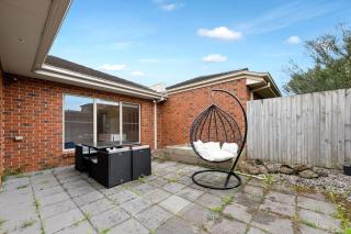 3BR luxury Ashwood Unit for 6 - - 2