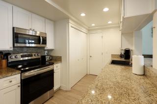 Beachfront Retreat - Oceanside - 5