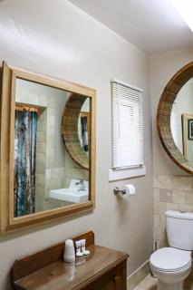 The Bonnie Inn Unit 5 with Breakfast Nook - 1