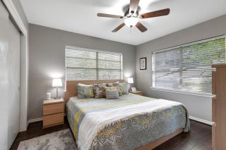 Stylish Home - Lrg Yard with games Grill & Hot Tub - Fredericksburg - 5