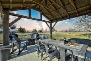 Windmill Meadows Cottages-Firepit-Hill Country Views!! - Tivydale - 2