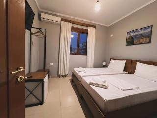 Adrian Hotel - Gjirokastra - 2