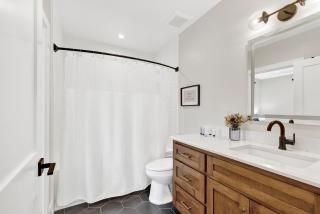 The Grove-A Charming Cottage - 2 blks to Main St - Fredericksburg - 5