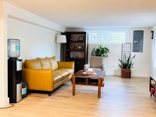 Newly renovated 2-bedroom, 1-bathroom suite with private entrance - West Kelowna - 6