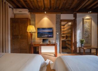 Jinli Chinese Courtyard Inn - 8