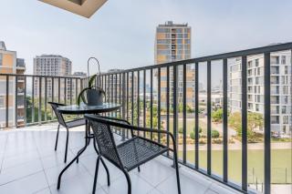 Brand New Apartment with Lush Green Views, Minutes to City Centre Meaisem and Butterfly Garden Dania 6, Production City by Deluxe Holiday Homes - 8