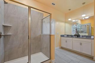 Luxury Stay: Pool, Spa, Near Disney & Outlets - 3