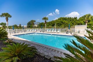 140 Feet To White Sandy Beaches! Newly Renovated! Pool! Grill! - Panama City Beach - 9