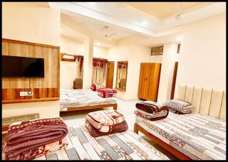 Near Mahakal Temple Hotel P - LANDMARK ! Ujjain,Near Railway station ,Fully Air conditioned Rooms And Spacious, with Wi-Fi , BEST HOTEL IN UJJAIN - Ujjain - 2