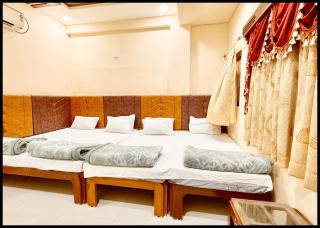 Near Mahakal Temple Hotel P - LANDMARK ! Ujjain,Near Railway station ,Fully Air conditioned Rooms And Spacious, with Wi-Fi , BEST HOTEL IN UJJAIN - Ujjain - 4