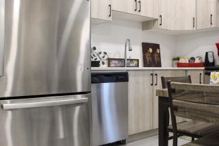 Comfortable 2 bedrooms walk out basement suite - Calgary - 5