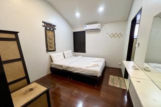 Orchid Hostel - 9