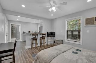 Grey Haus Casita-Peaceful Hill Country Views! - Fredericksburg - 5