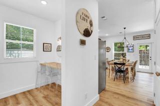 Stunning Home with Hot Tub - Walk to Main - Fredericksburg - 8