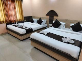 Hotel Sai Laxmi- Walkable Distance from Sai baba Temple - Shirdi - 6
