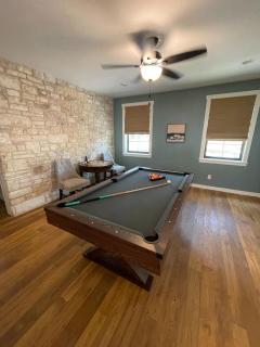Willies House with Country Views - Shared Party Barn - Fredericksburg - 9
