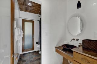 Guest Quarters - 2 Blocks to Main Street! - Fredericksburg - 4