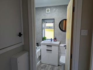 Countryside Gem, 3BR, parking, nr JCB Alton Towers - Stowe - 3