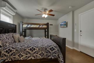 Let's Go Tubing! Awesome House-Next to River! - New Braunfels - 3