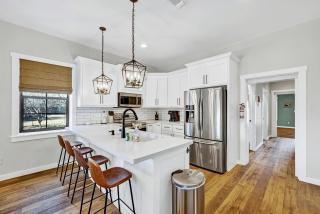 Willies House with Country Views - Shared Party Barn - Fredericksburg - 6
