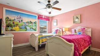 Spacious Getaway with Pool, Near Orlando Parks - 8