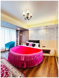 Broadway Boutique Mall Road Darjeeling #Restaurant #Free Wi-fi #Room Service & Prime Location -Best Seller Hotel In Darjeeling - Darjeeling - 1