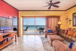 A Wave From It All Charming Oceanfront - 8