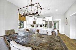 Willies House with Country Views - Shared Party Barn - Fredericksburg - 1