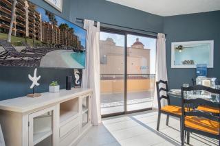 Beautiful Spacious Ocean View Condo - 4