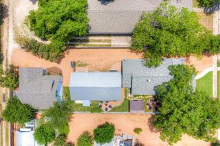 Luxury Combo Walk to Main with 2 Hot-Tubs - Fredericksburg - 3