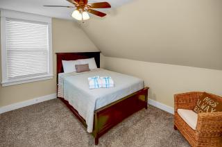 Steps from the Beach! Private Beach Home! Sleeps 10! - 9