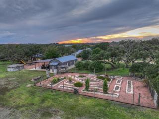 7Cs Sunset Valley Ranch - Fredericksburg - 1