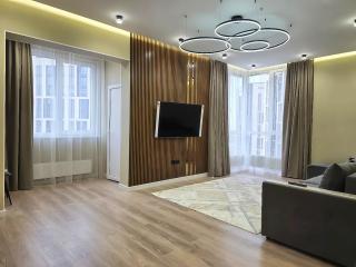 Красивый большой люкс для работы и отдыха - Almaty - 4
