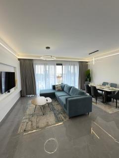 lovely two bedroom apartment with swimming pool fully equipped gym ample parking space children playing ground and amazing scenic city views in lavington - Nairobi - 7