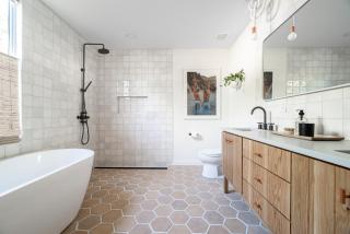 Koselig Hus with Cowboy Pool & Outdoor Shower - Fredericksburg - 8