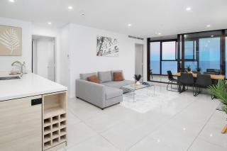 The Gold Coast View with 3BR, 2 Bath, Free Parking - Gold Coast - 2