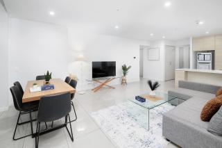 The Gold Coast View with 3BR, 2 Bath, Free Parking - Gold Coast - 9