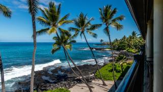 Spacious Oceanfront Penthouse with 180 Degree Views in Kailua Kona! - 7
